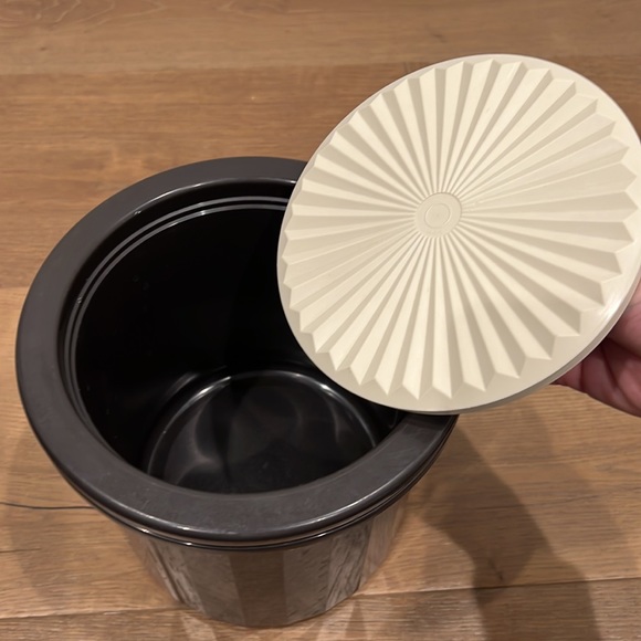 Tuperware Vintage Ice bucket - Picture 3 of 4